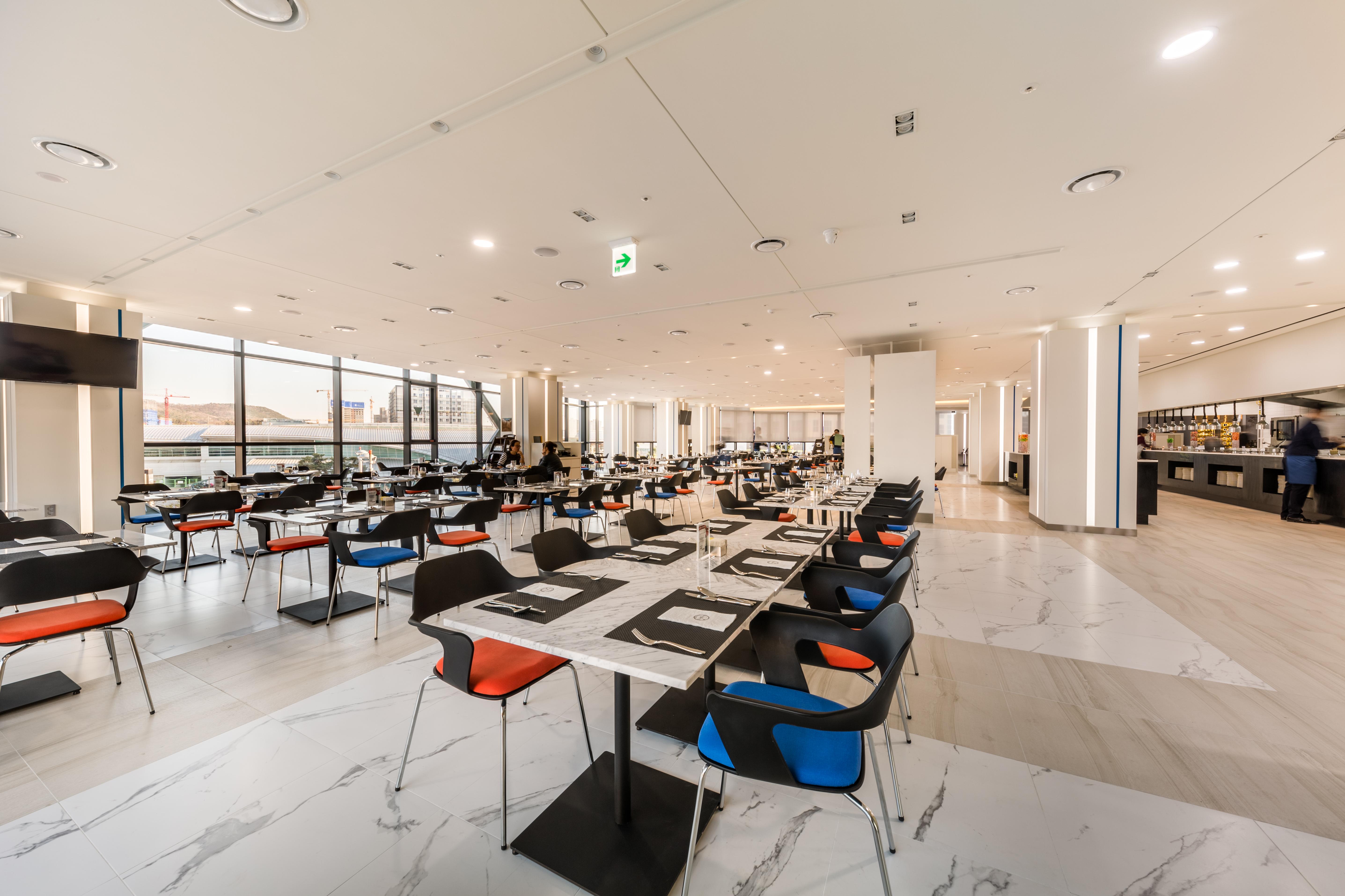 Howard Johnson By Wyndham Incheon Airport Екстер'єр фото