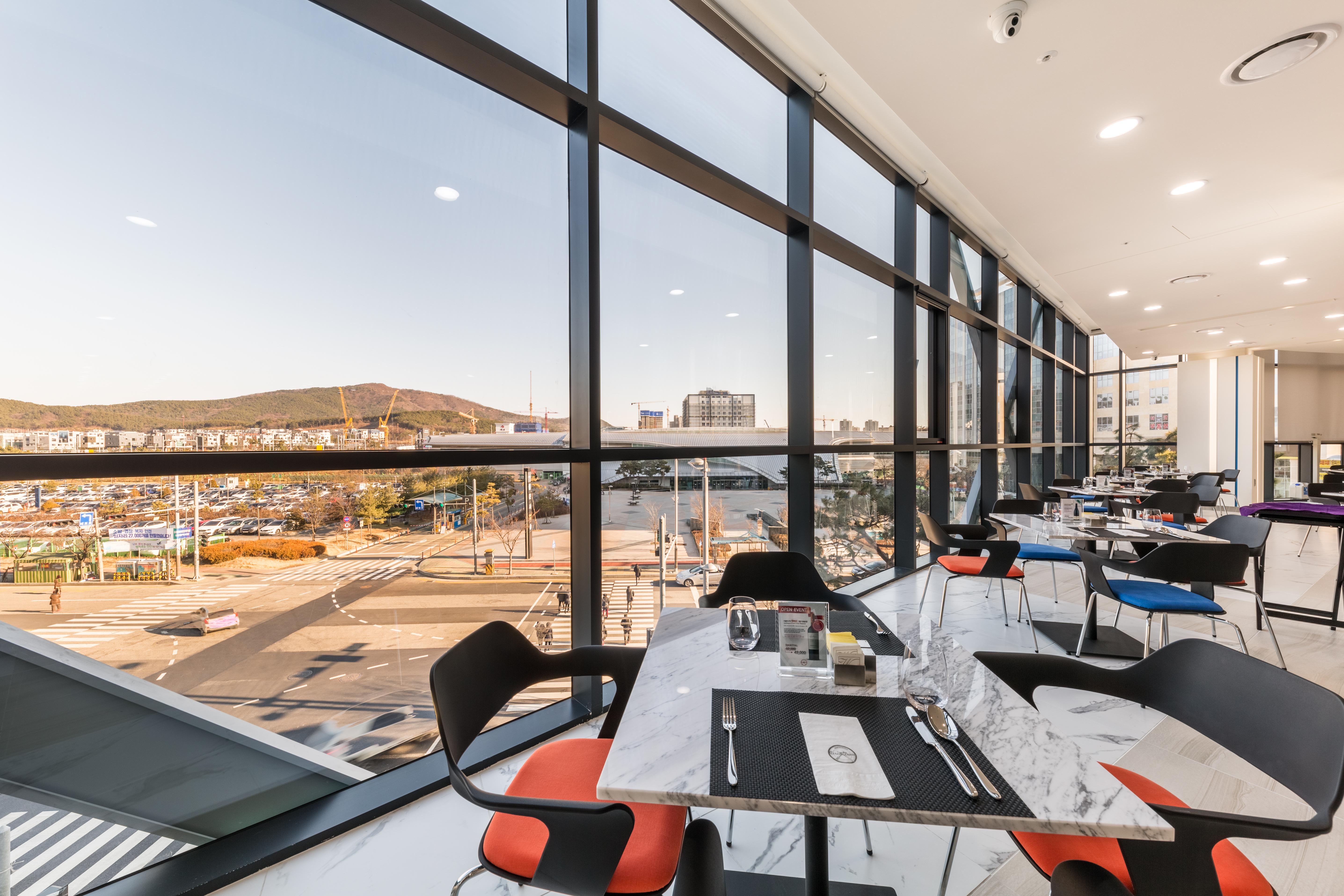Howard Johnson By Wyndham Incheon Airport Екстер'єр фото