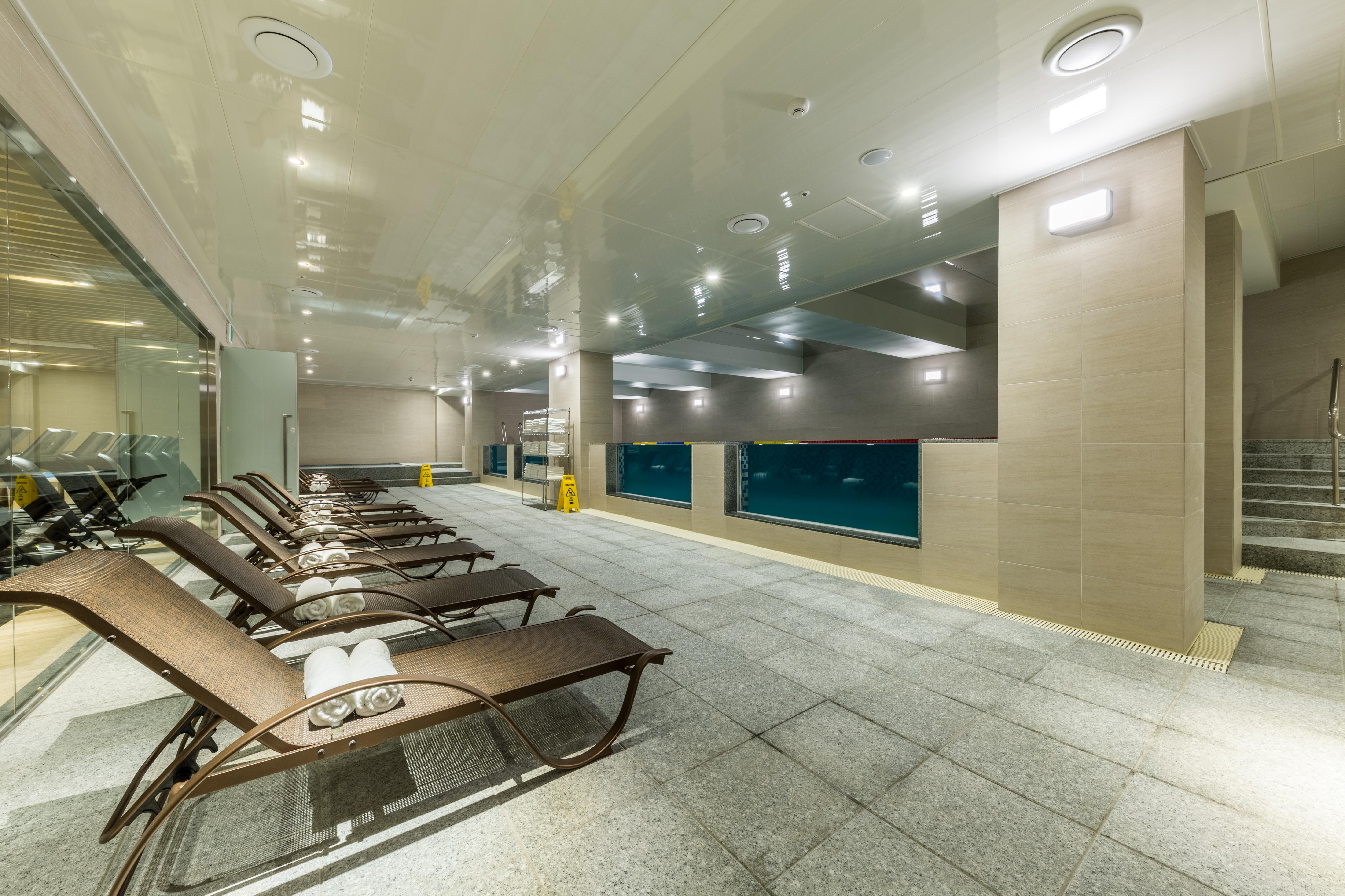 Howard Johnson By Wyndham Incheon Airport Екстер'єр фото