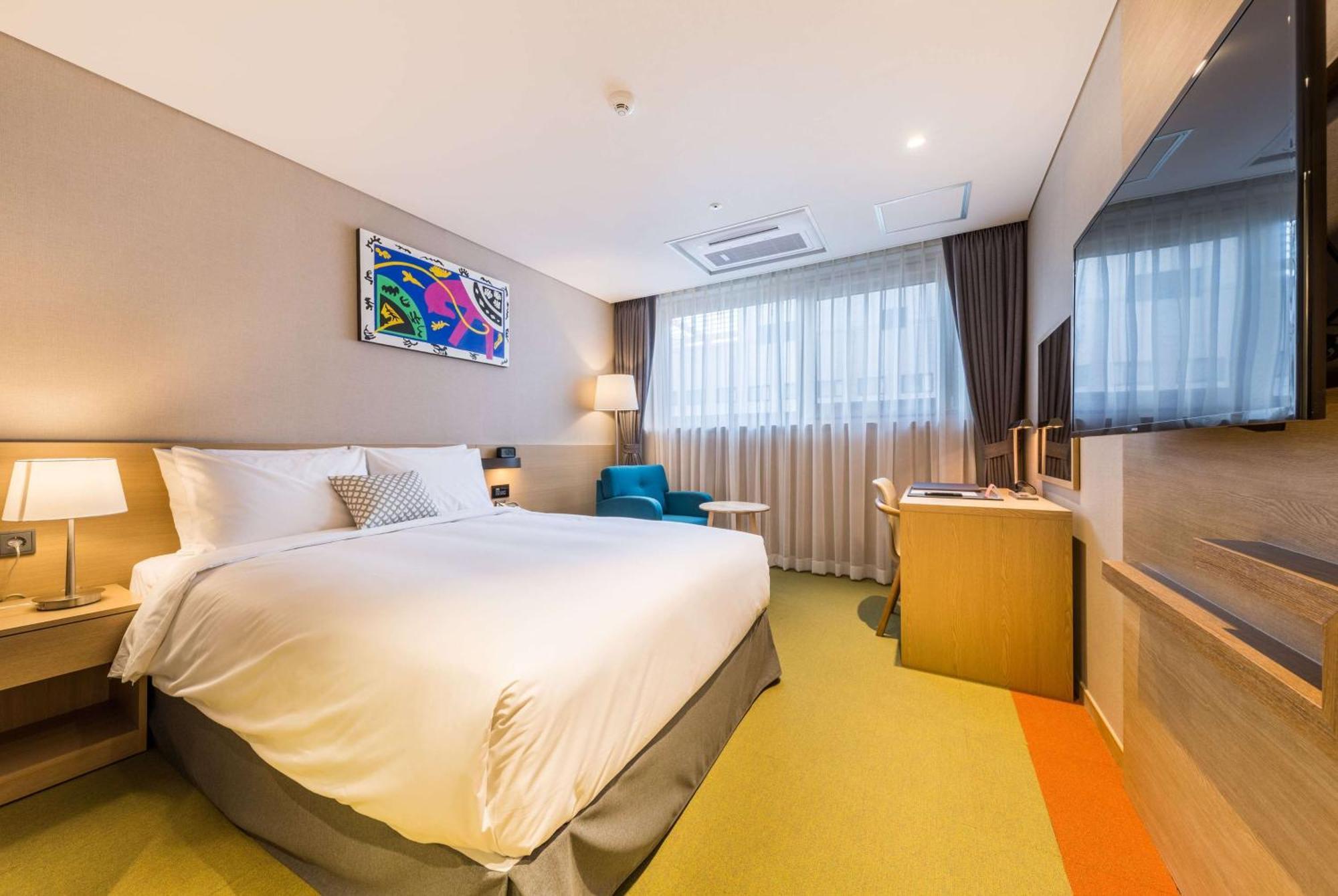 Howard Johnson By Wyndham Incheon Airport Екстер'єр фото