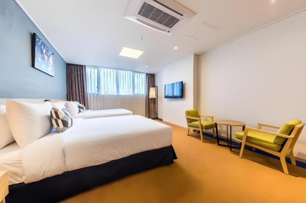 Howard Johnson By Wyndham Incheon Airport Екстер'єр фото
