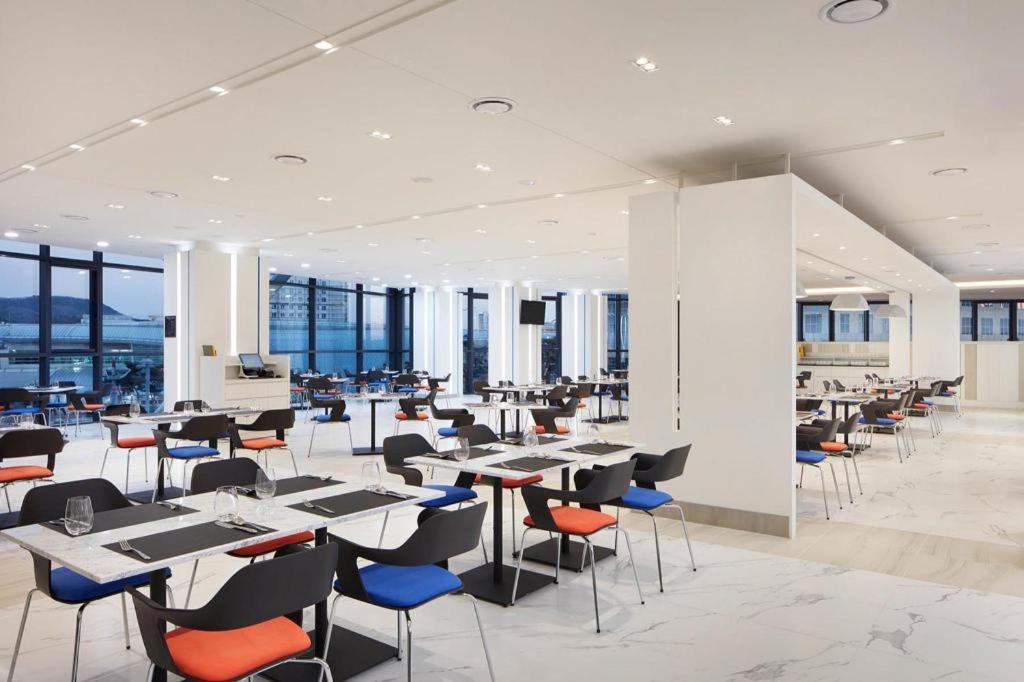 Howard Johnson By Wyndham Incheon Airport Екстер'єр фото