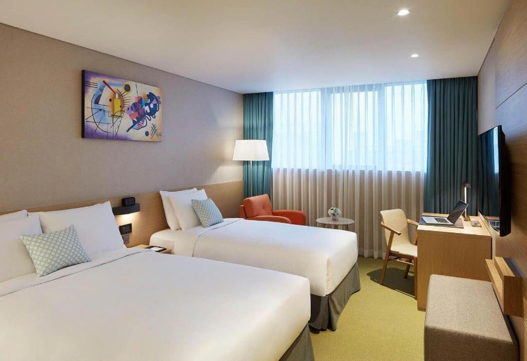 Howard Johnson By Wyndham Incheon Airport Екстер'єр фото