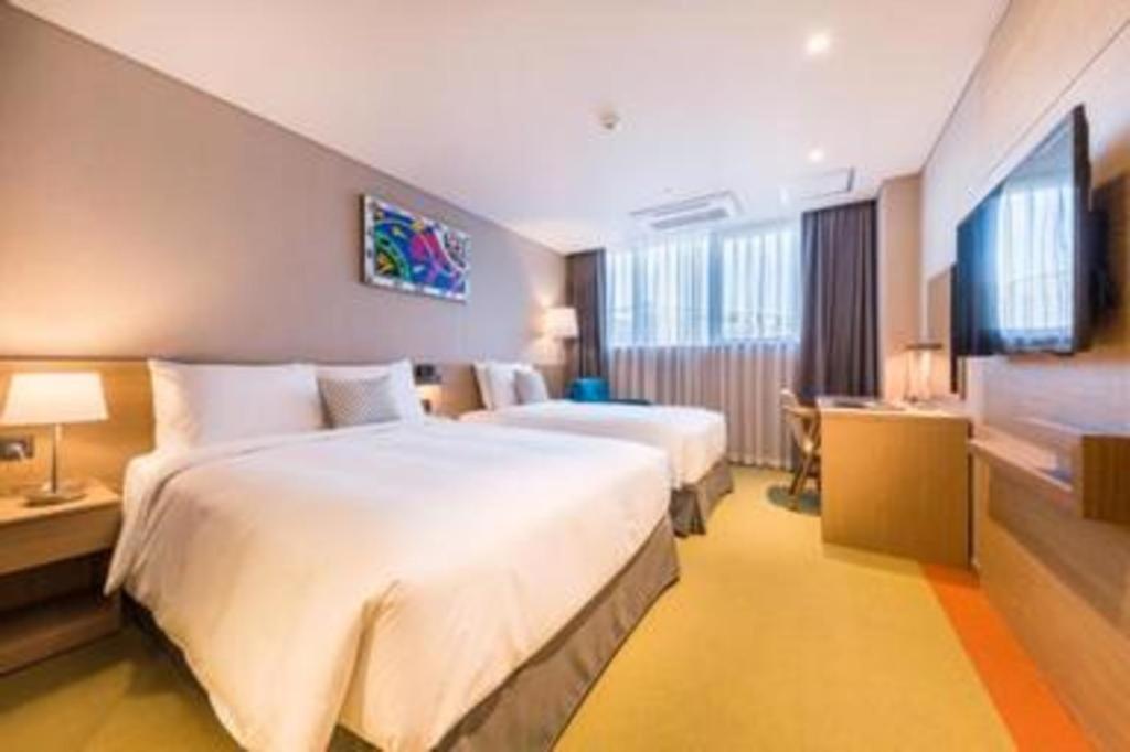 Howard Johnson By Wyndham Incheon Airport Екстер'єр фото