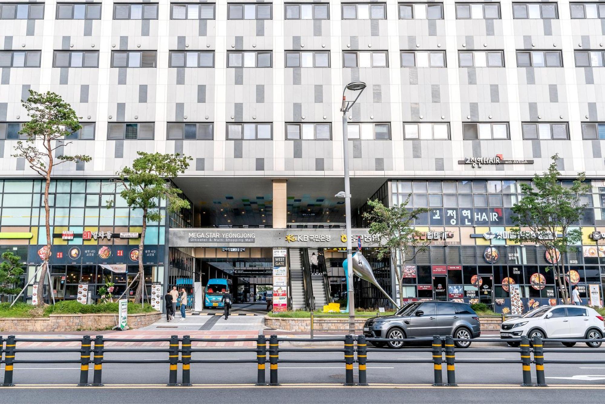 Howard Johnson By Wyndham Incheon Airport Екстер'єр фото